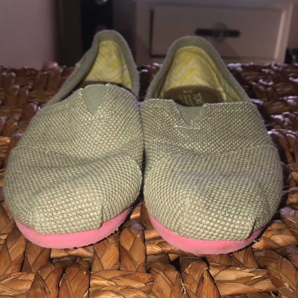 TOMS - Picture 4 of 6